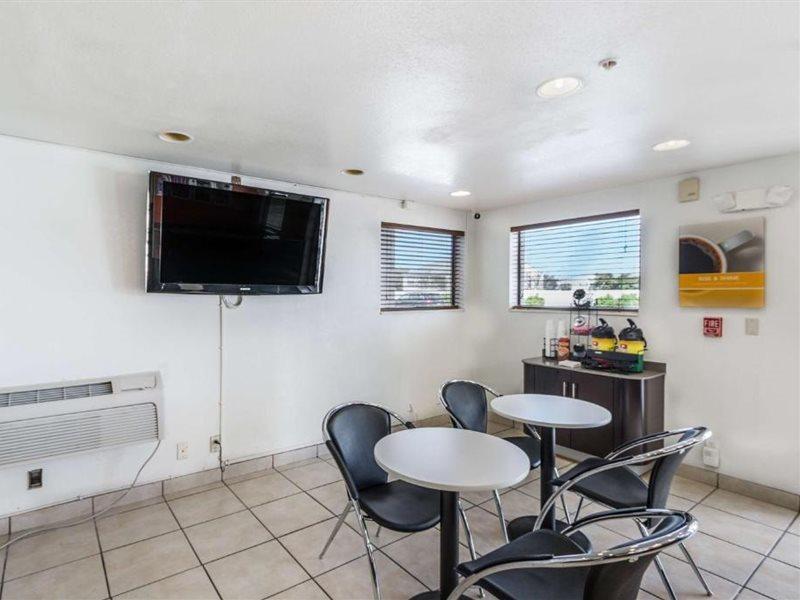 Motel 6-San Marcos, Tx - North Dış mekan fotoğraf