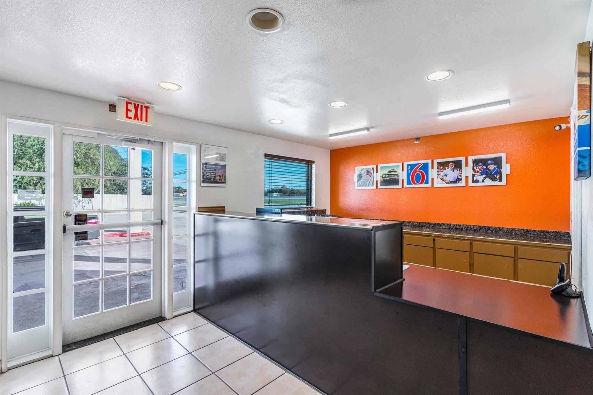 Motel 6-San Marcos, Tx - North Dış mekan fotoğraf